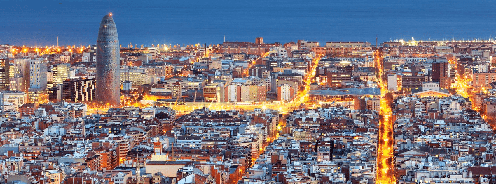 EQUIPO LA SEDA CARGANDO UNA MUDANZA EN EL EIXAMPLE DE BARCELONA