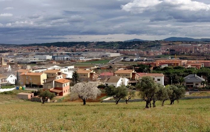CAMIÓN DE MUDANZAS LA SEDA EN CANOVELLES, EN LA CONURBACIÓN DE GRANOLLERS (VALLÈS ORIENTAL)