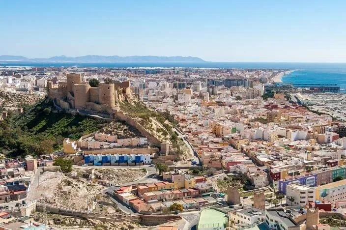 MUDANZAS A ALMERÍA DESDE BARCELONA: CAMIÓN DE LA SEDA EN LA A-7 AUTOVÍA DEL MEDITERRÁNEO RUMBO AL LITORAL ALMERIENSE