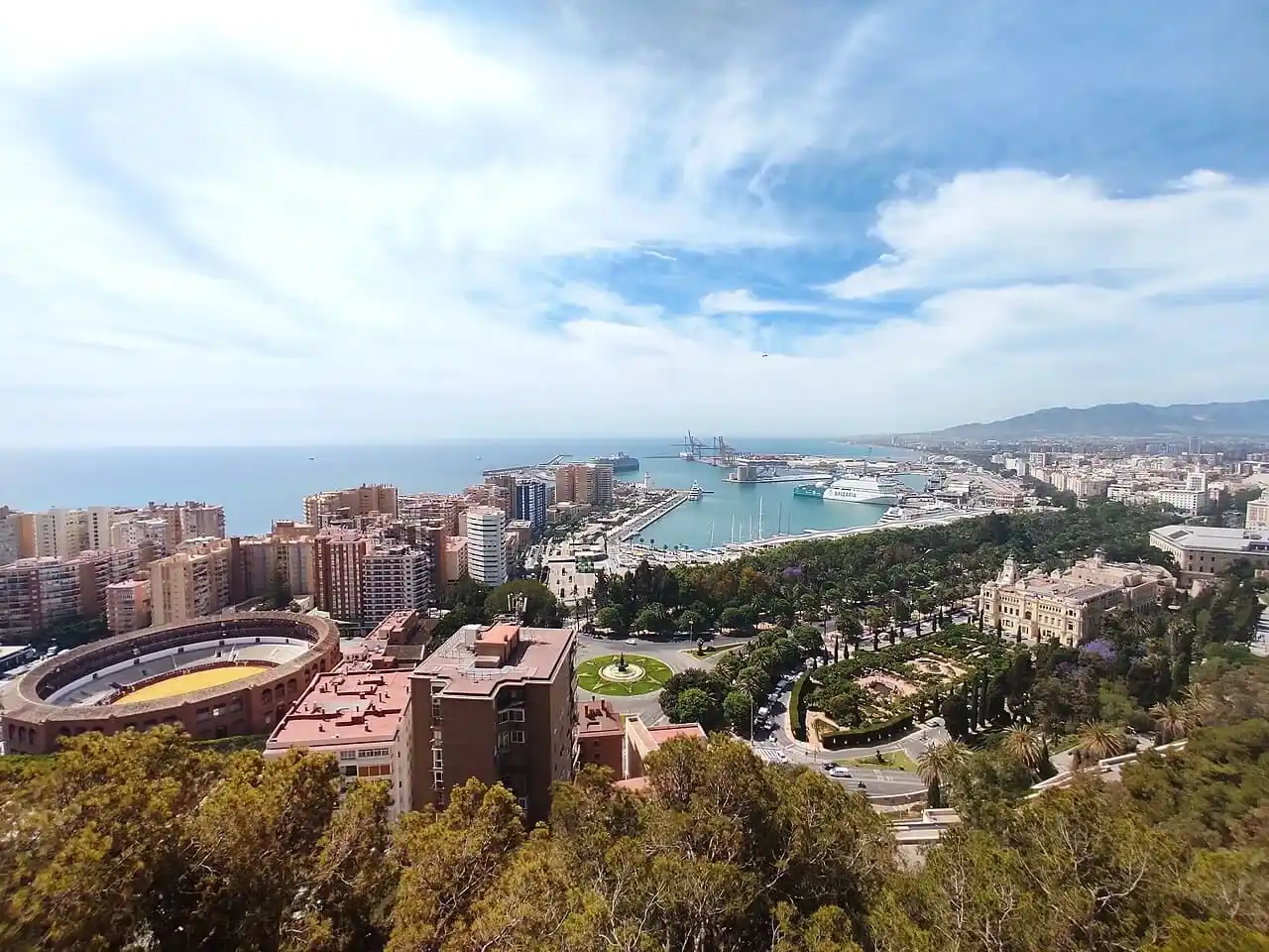 EMPRESA DE MUDANZAS A MÁLAGA DESDE BARCELONA: CAMIÓN DE LA SEDA EN LA AP-7 DEL MEDITERRÁNEO